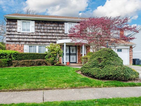 77 Tioga Avenue, Atlantic Beach, NY 11509