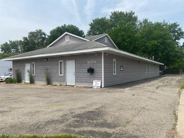 1213 N BALLENGER Highway, Flint Twp, MI 48504
