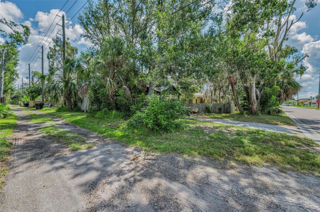645 Villagrande Avenue S, Saint Petersburg, FL 33707 Photo