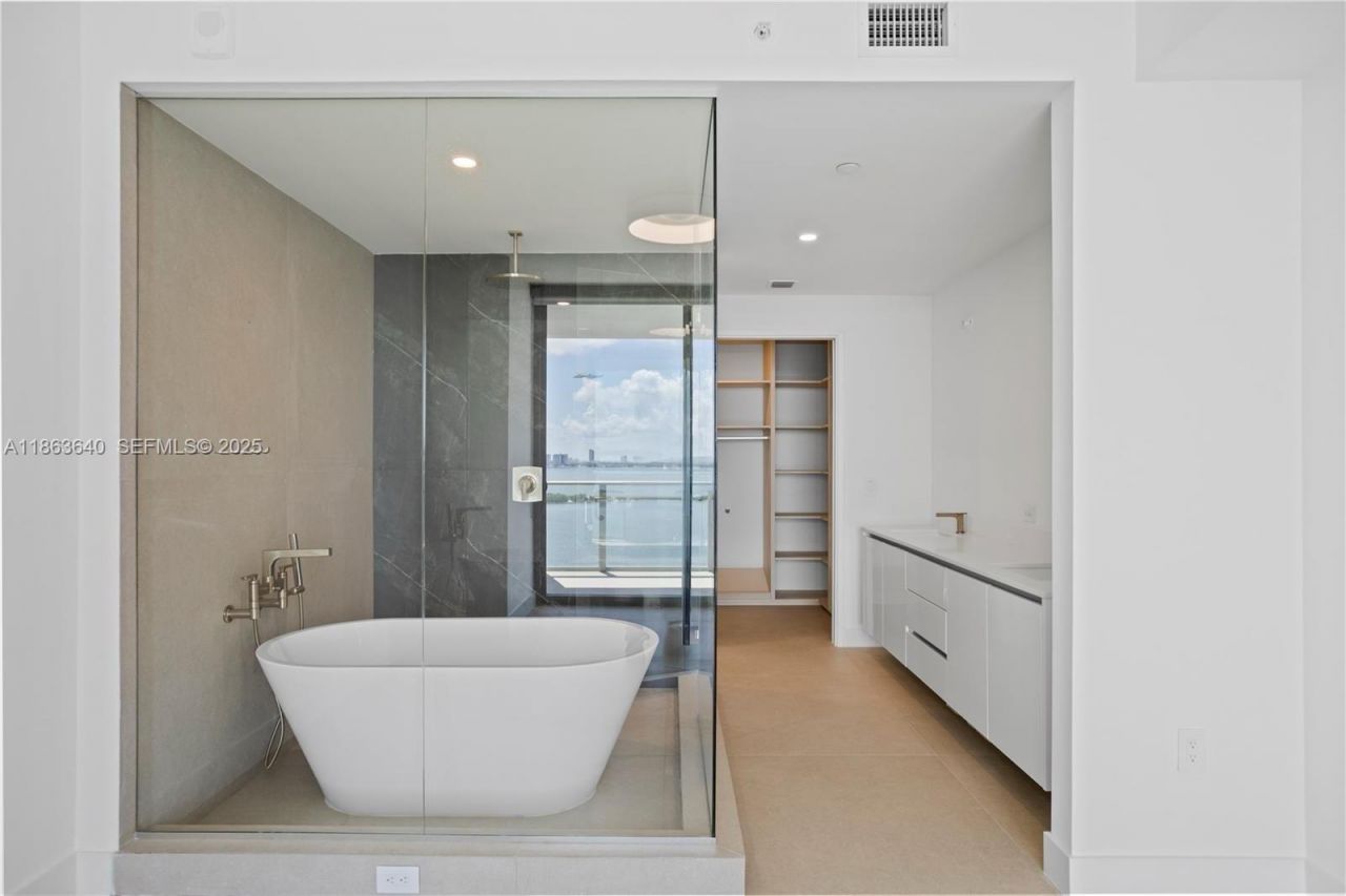 700 NE 24, Unit 4806, Miami, FL 33137 Photo