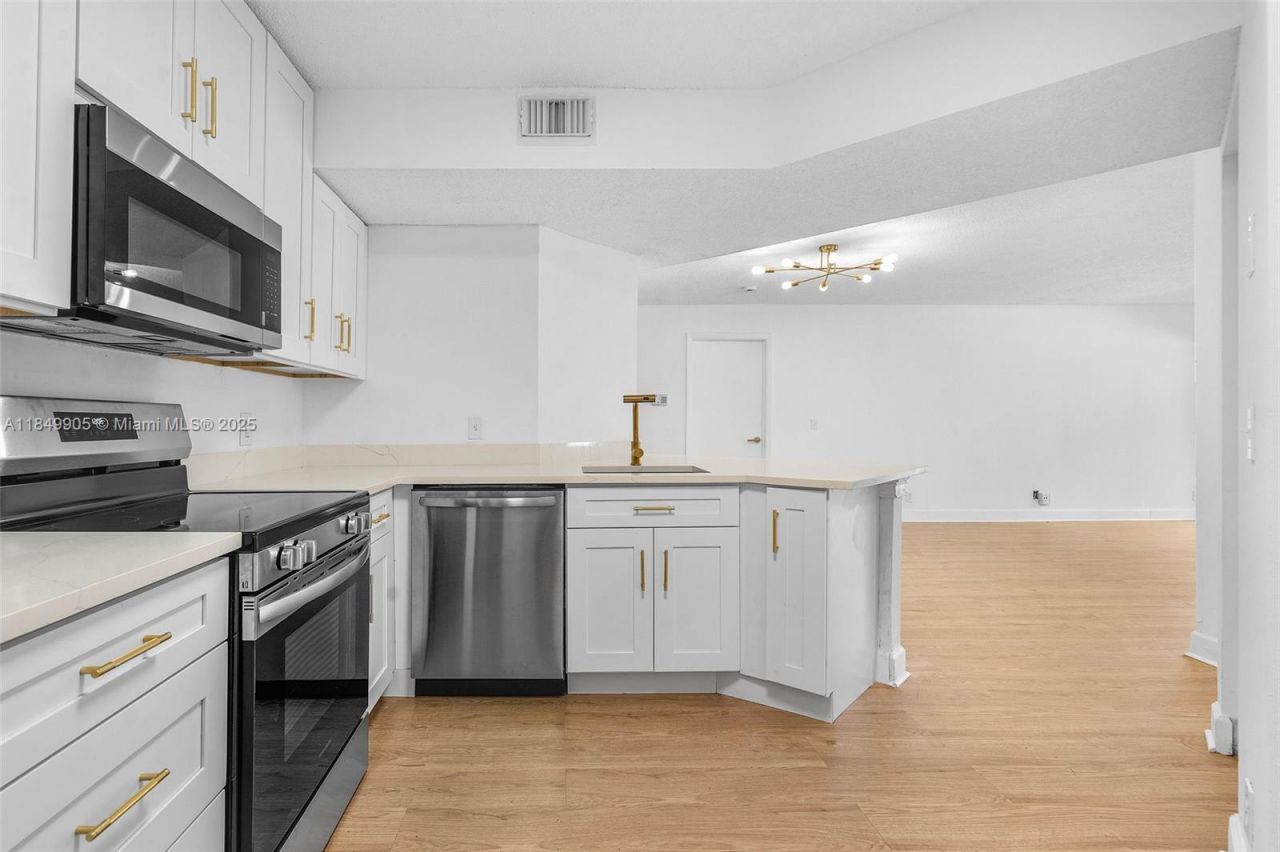 8721 Wiles Rd, Unit 105, Coral Springs, FL 33067 Photo