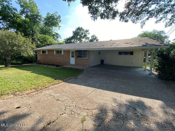 305 Cottage Drive, Natchez, MS 39120