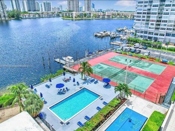 2750 NE 183rd Street, Unit 1401, Aventura, FL 33160