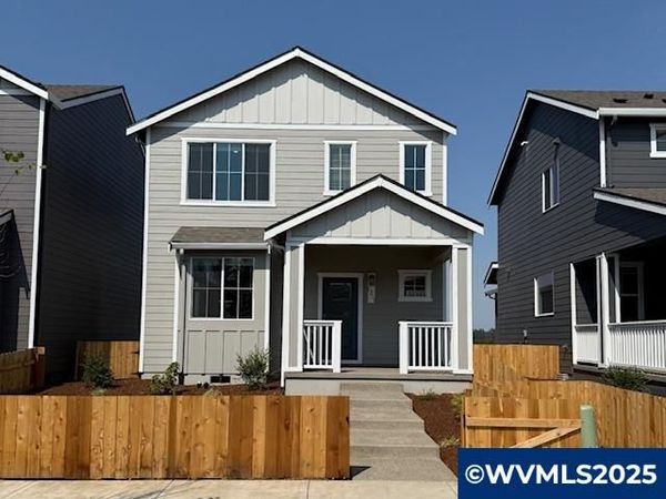 1211 Parkside Av, Woodburn, OR 97071