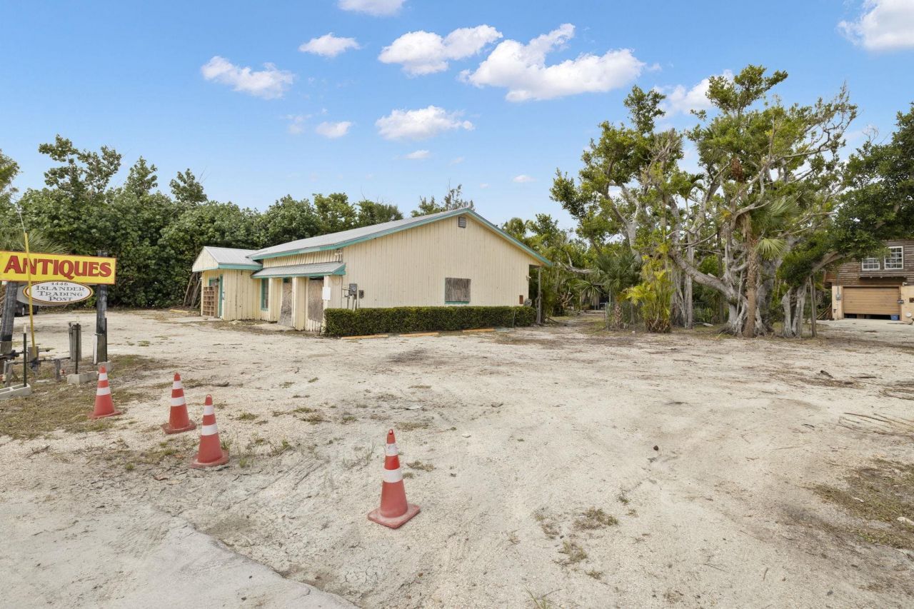 1446 & 1444 Periwinkle Way, Sanibel, FL 33957 Photo