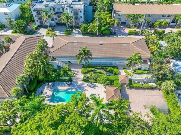 950 7th AVE S, Unit 14, NAPLES, FL 34102