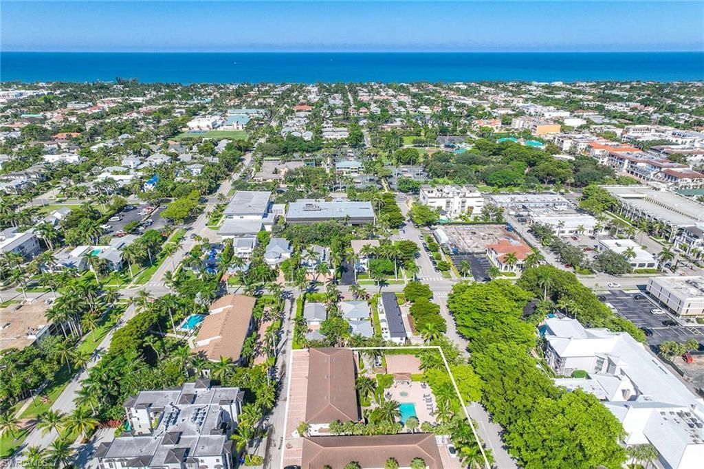 950 7th Ave S, Unit 14, Naples, FL 34102 Photo