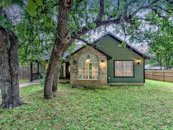 724 Cypress LN, Cottonwood Shores, TX 78657