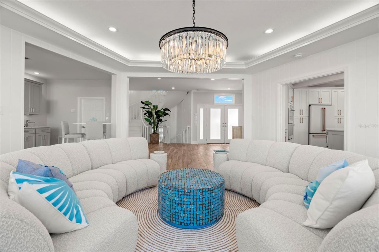 295 Bayside Drive, Clearwater Beach, FL 33767 Photo