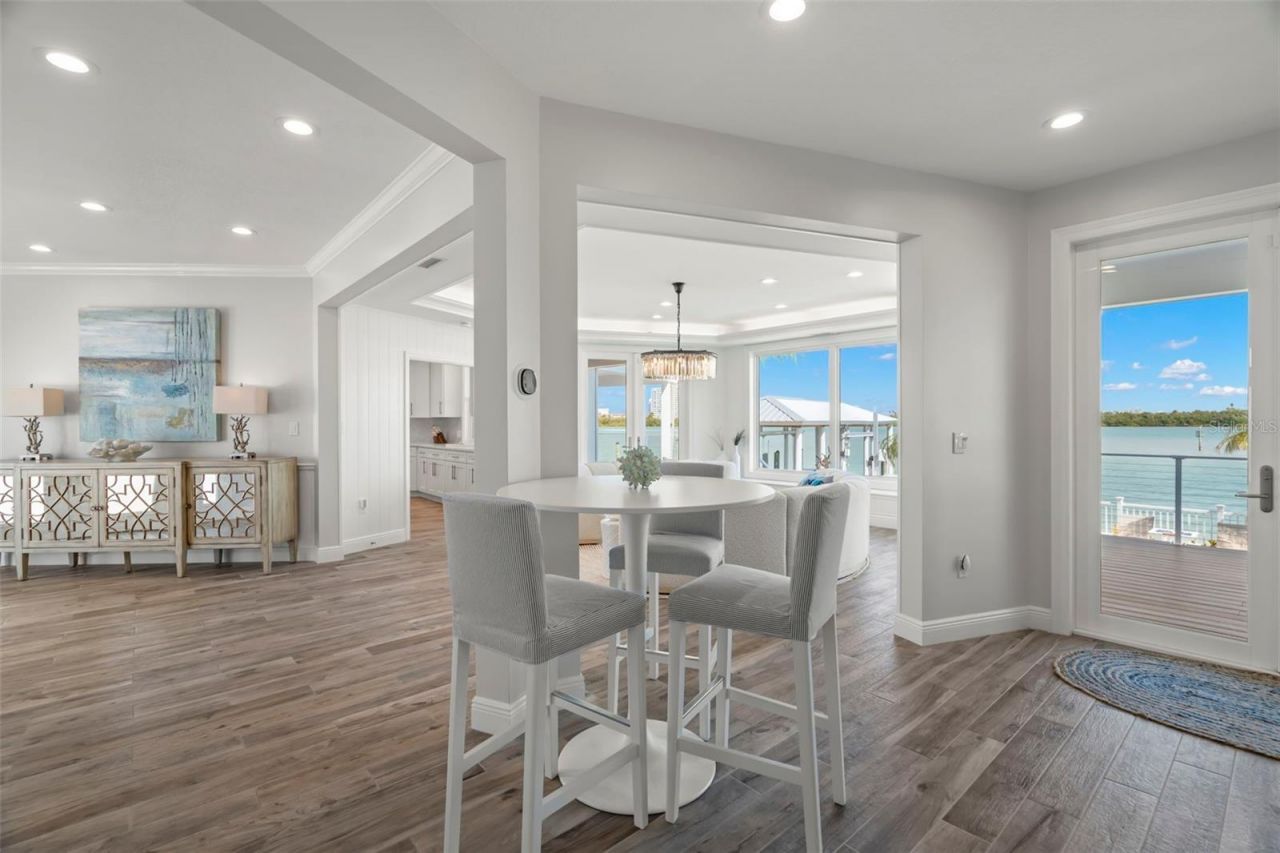 295 Bayside Drive, Clearwater Beach, FL 33767 Photo