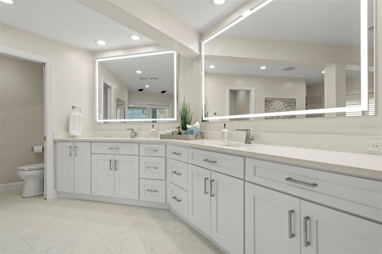 295 Bayside Drive, Clearwater Beach, FL 33767 Photo