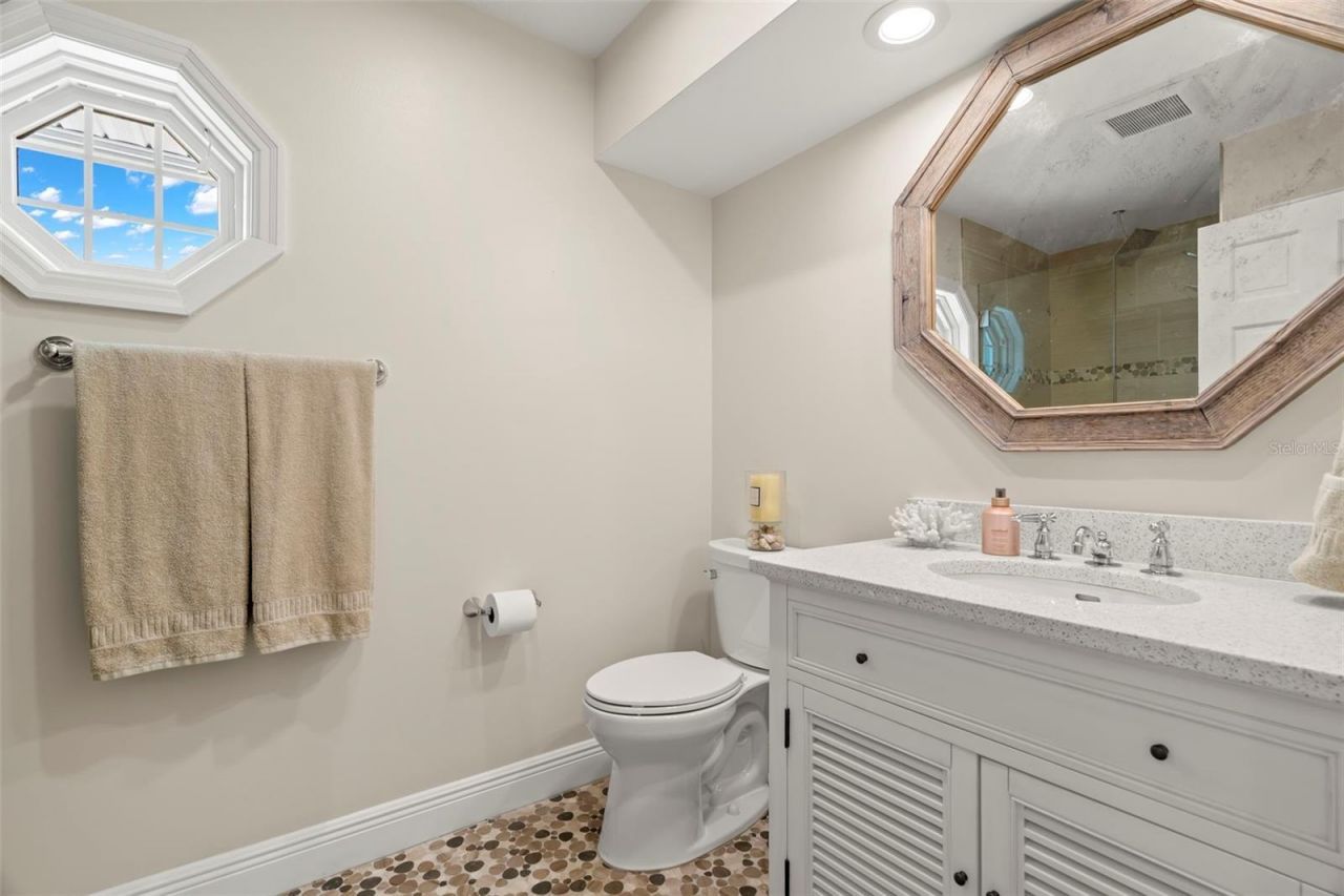 295 Bayside Drive, Clearwater Beach, FL 33767 Photo