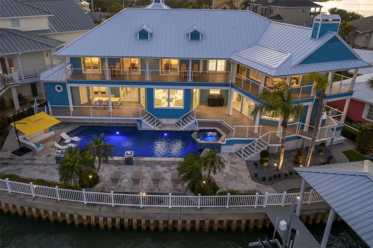 295 Bayside Drive, Clearwater Beach, FL 33767 Photo