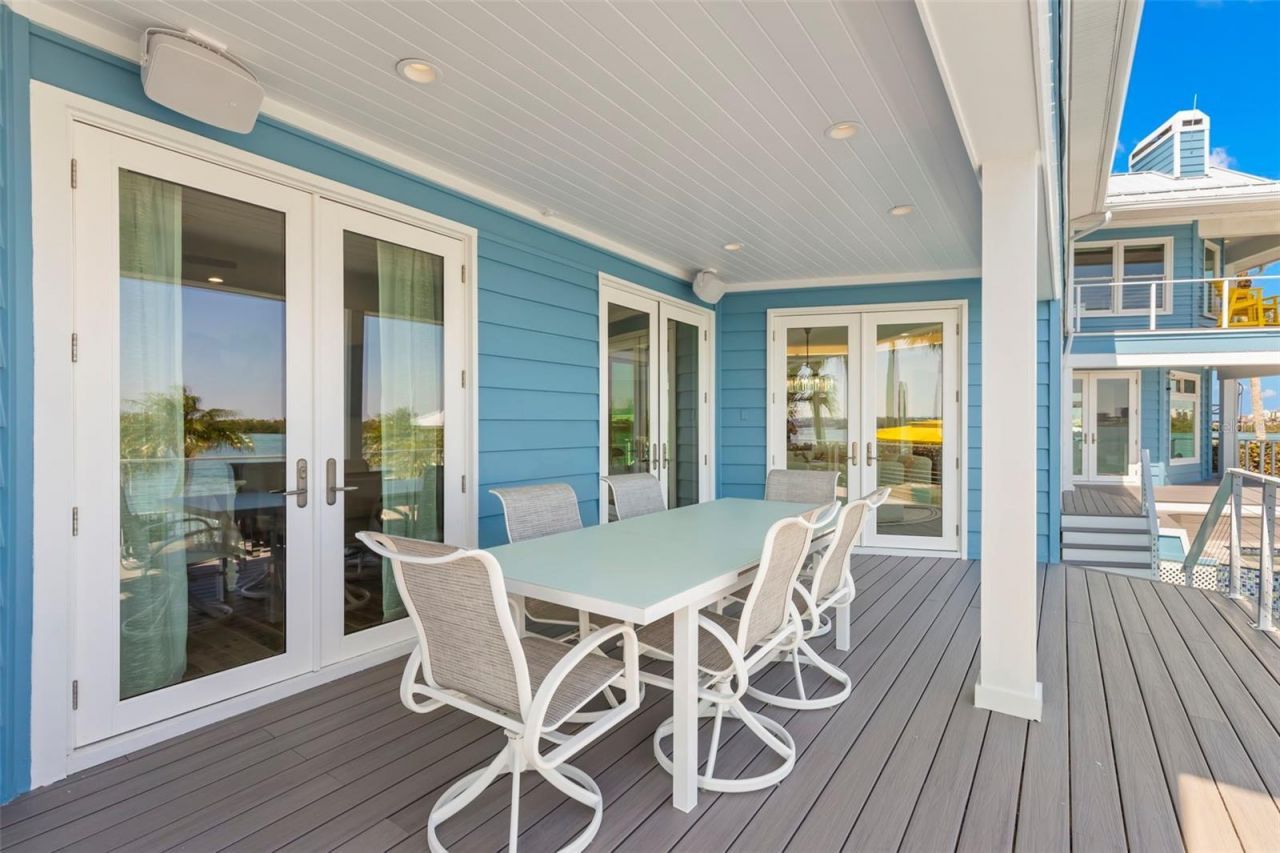 295 Bayside Drive, Clearwater Beach, FL 33767 Photo