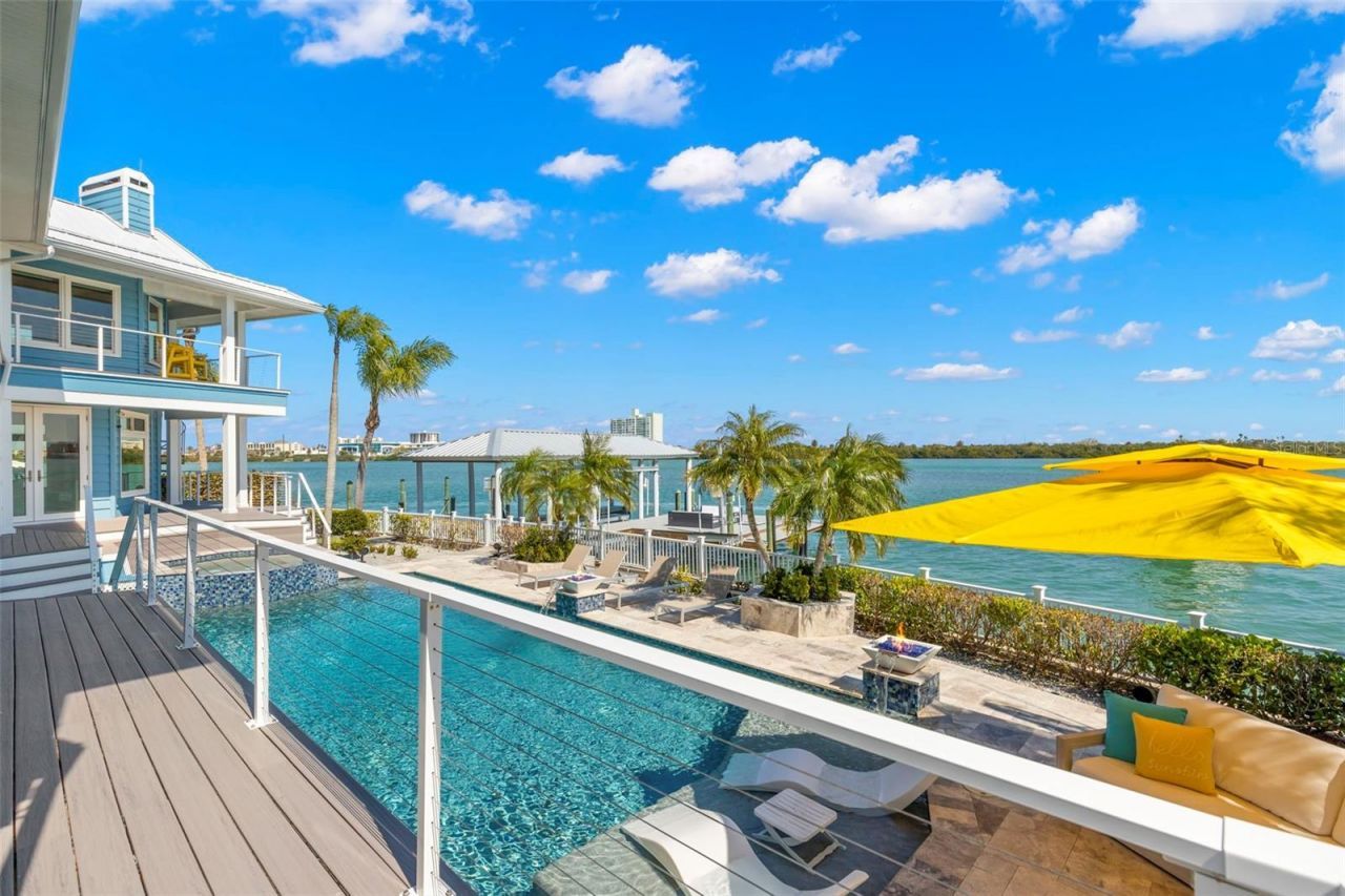 295 Bayside Drive, Clearwater Beach, FL 33767 Photo