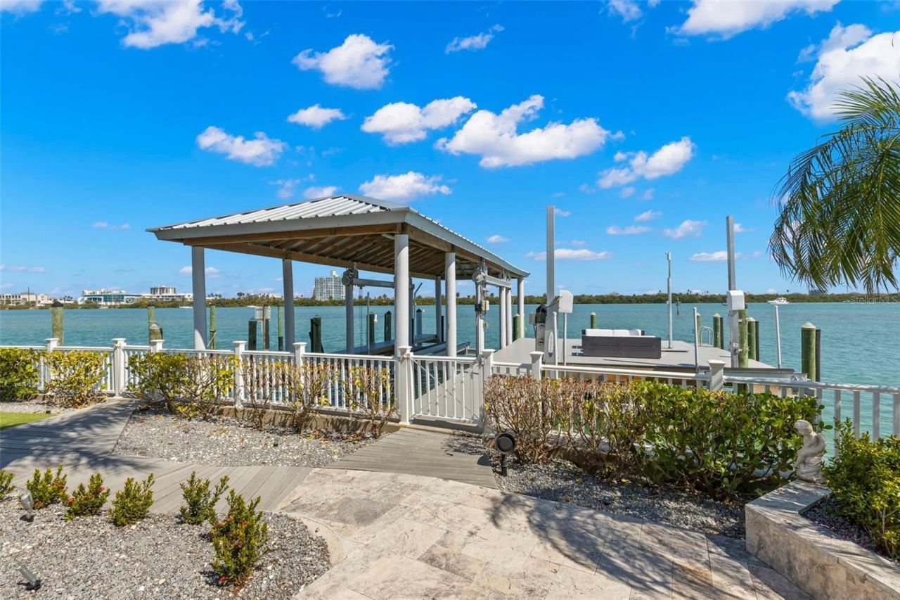 295 Bayside Drive, Clearwater Beach, FL 33767 Photo