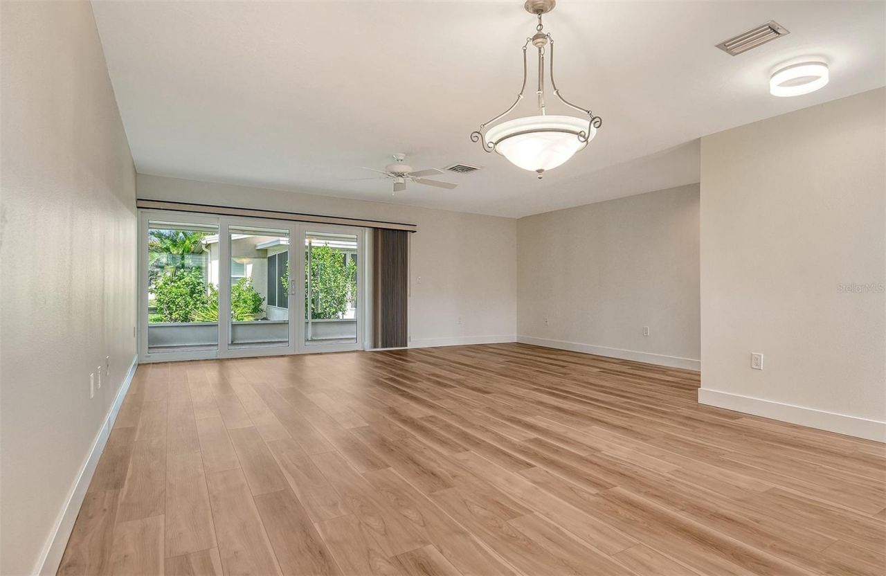 119 Whispering Sands Circle, Unit V36, Sarasota, FL 34242 Photo