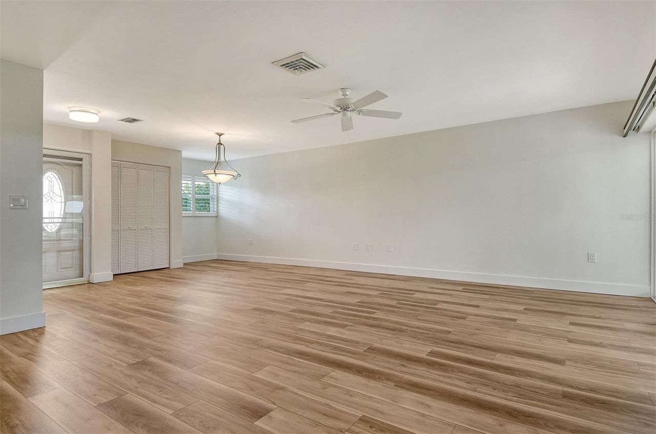 119 Whispering Sands Circle, Unit V36, Sarasota, FL 34242 Photo