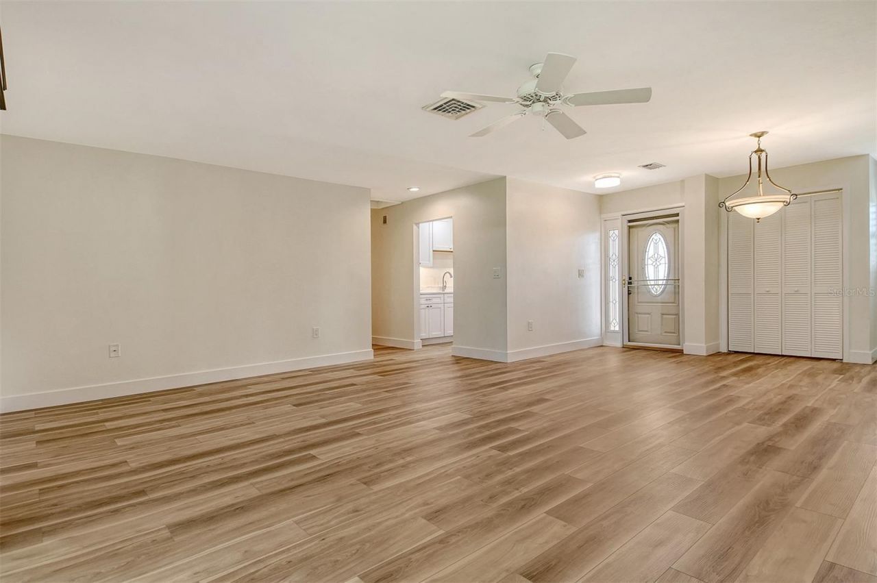 119 Whispering Sands Circle, Unit V36, Sarasota, FL 34242 Photo