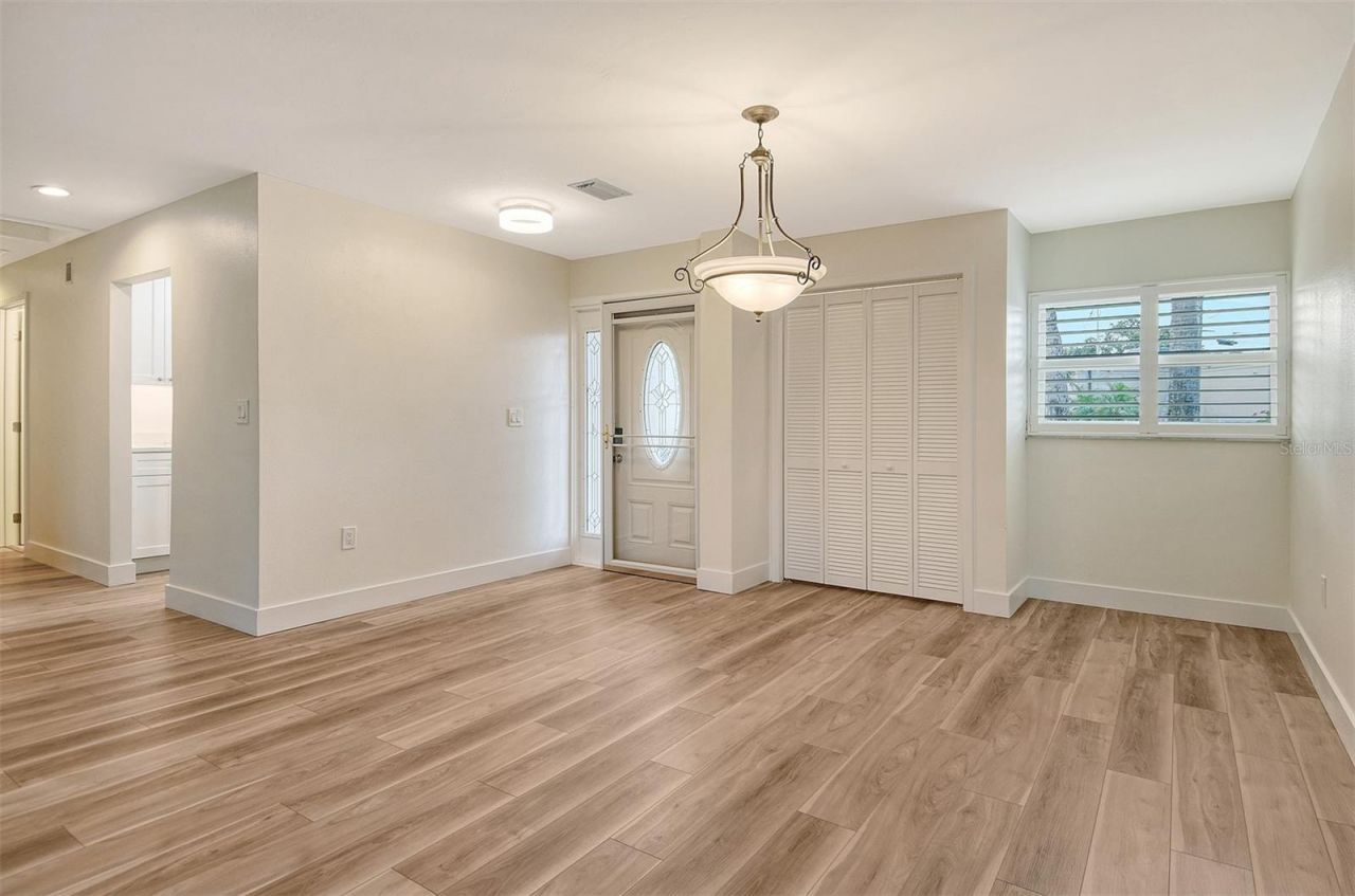 119 Whispering Sands Circle, Unit V36, Sarasota, FL 34242 Photo