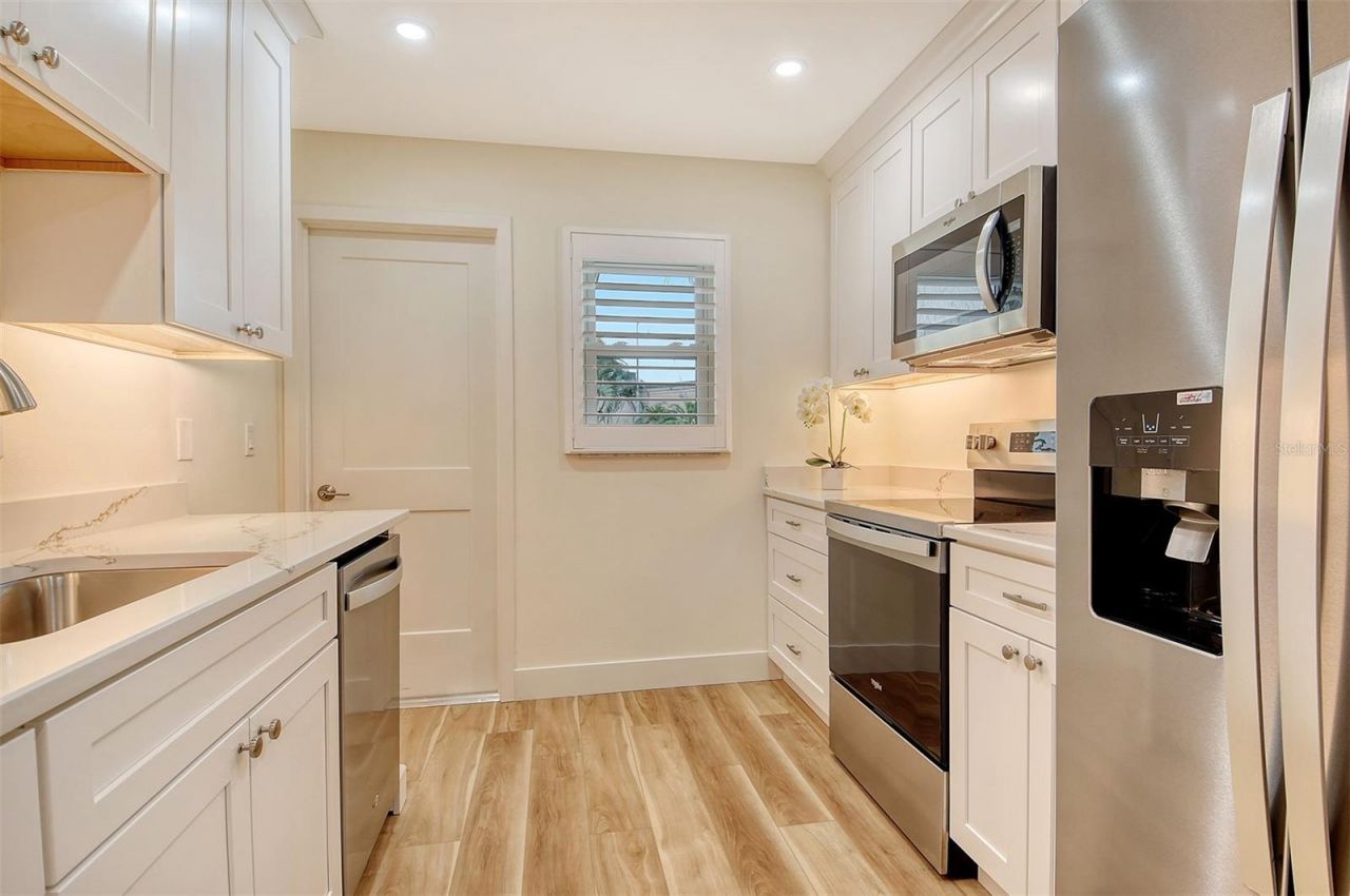 119 Whispering Sands Circle, Unit V36, Sarasota, FL 34242 Photo