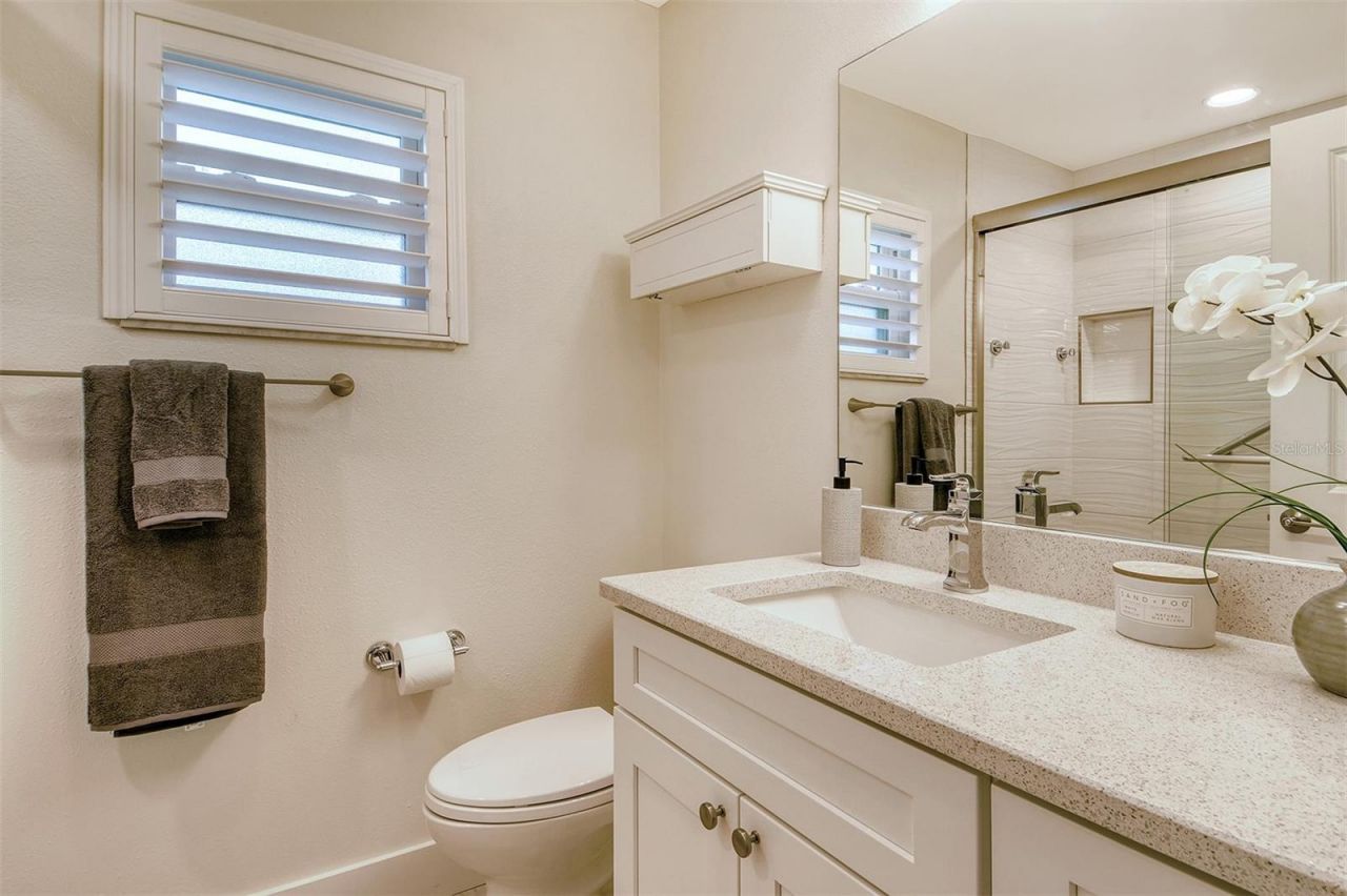 119 Whispering Sands Circle, Unit V36, Sarasota, FL 34242 Photo