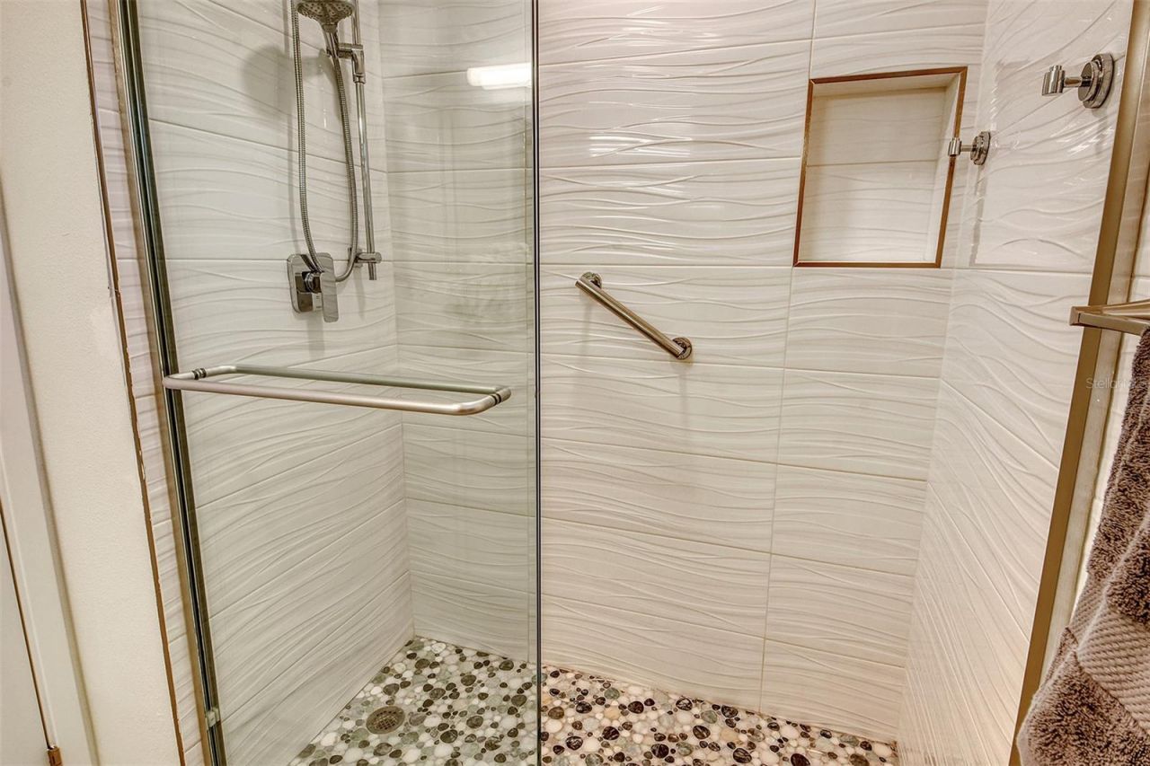 119 Whispering Sands Circle, Unit V36, Sarasota, FL 34242 Photo