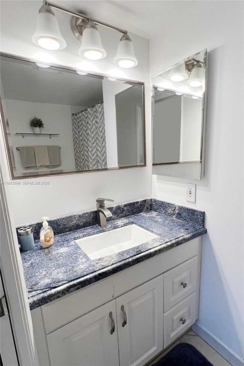 19555 E Country Club Dr, Unit 8305, Aventura, FL 33180 Photo