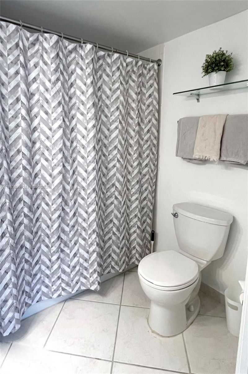 19555 E Country Club Dr, Unit 8305, Aventura, FL 33180 Photo