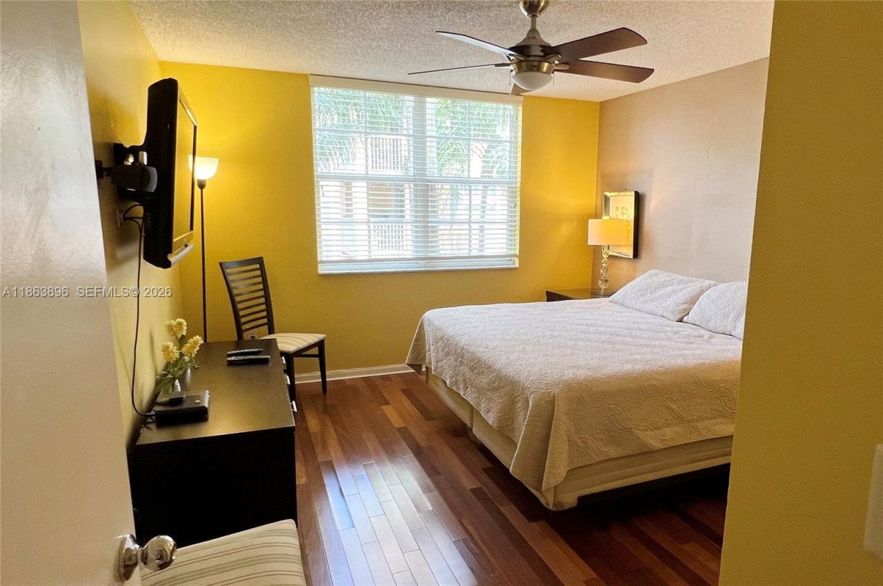 19555 E Country Club Dr, Unit 8305, Aventura, FL 33180 Photo