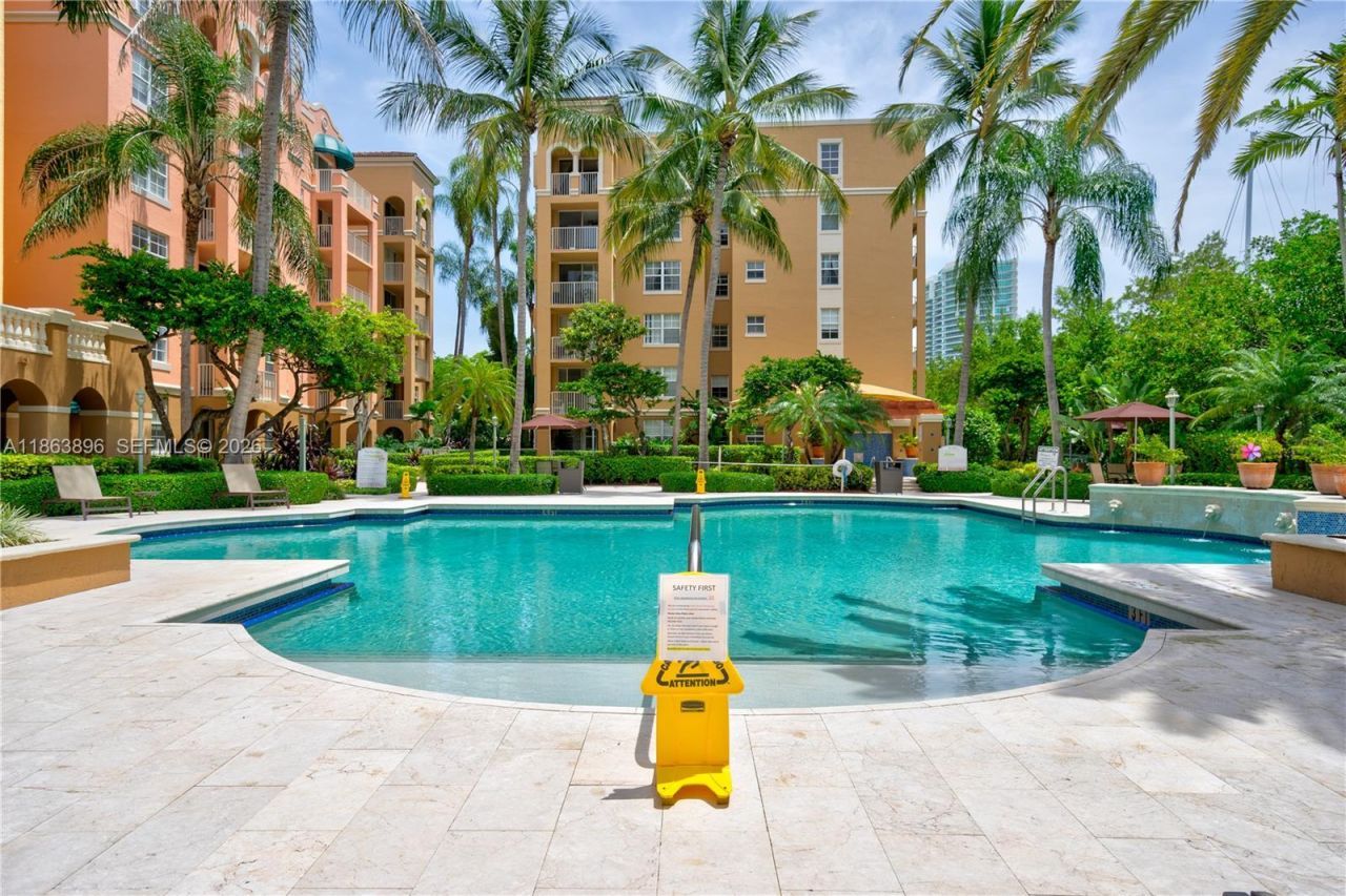 19555 E Country Club Dr, Unit 8305, Aventura, FL 33180 Photo