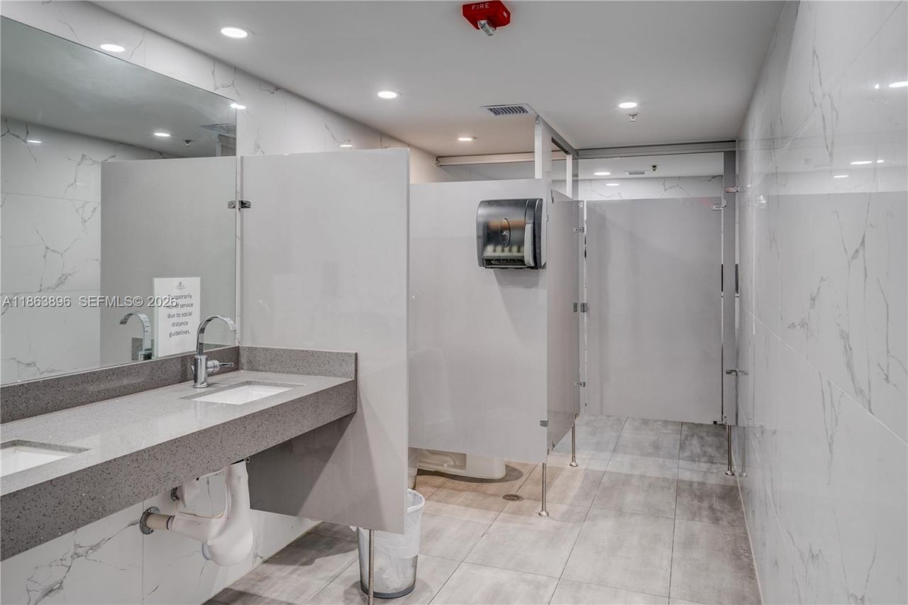 19555 E Country Club Dr, Unit 8305, Aventura, FL 33180 Photo