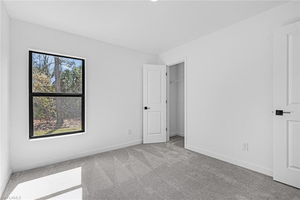 156 Yager Cir, Fort Myers, FL 33913 Photo