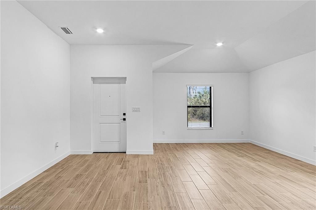 156 Yager Cir, Fort Myers, FL 33913 Photo