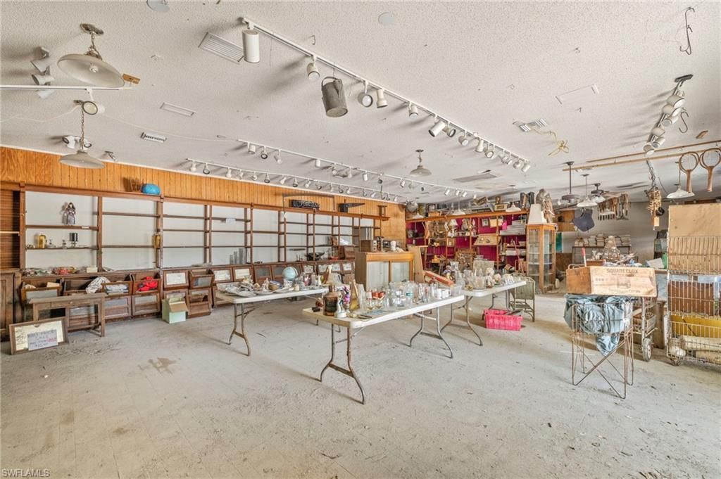 1446 & 1444 Periwinkle Way, Sanibel, FL 33957 Photo