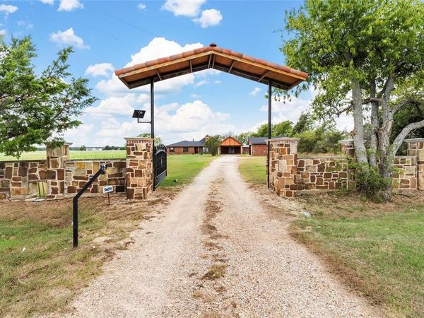 3433 W Tours Road, West, TX 76691