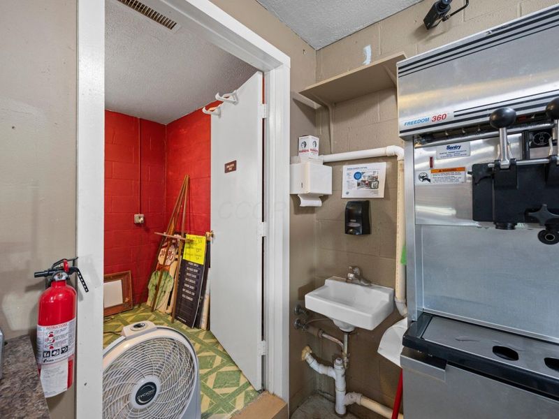 102 W High Street, Edison, OH 43320 Photo 15