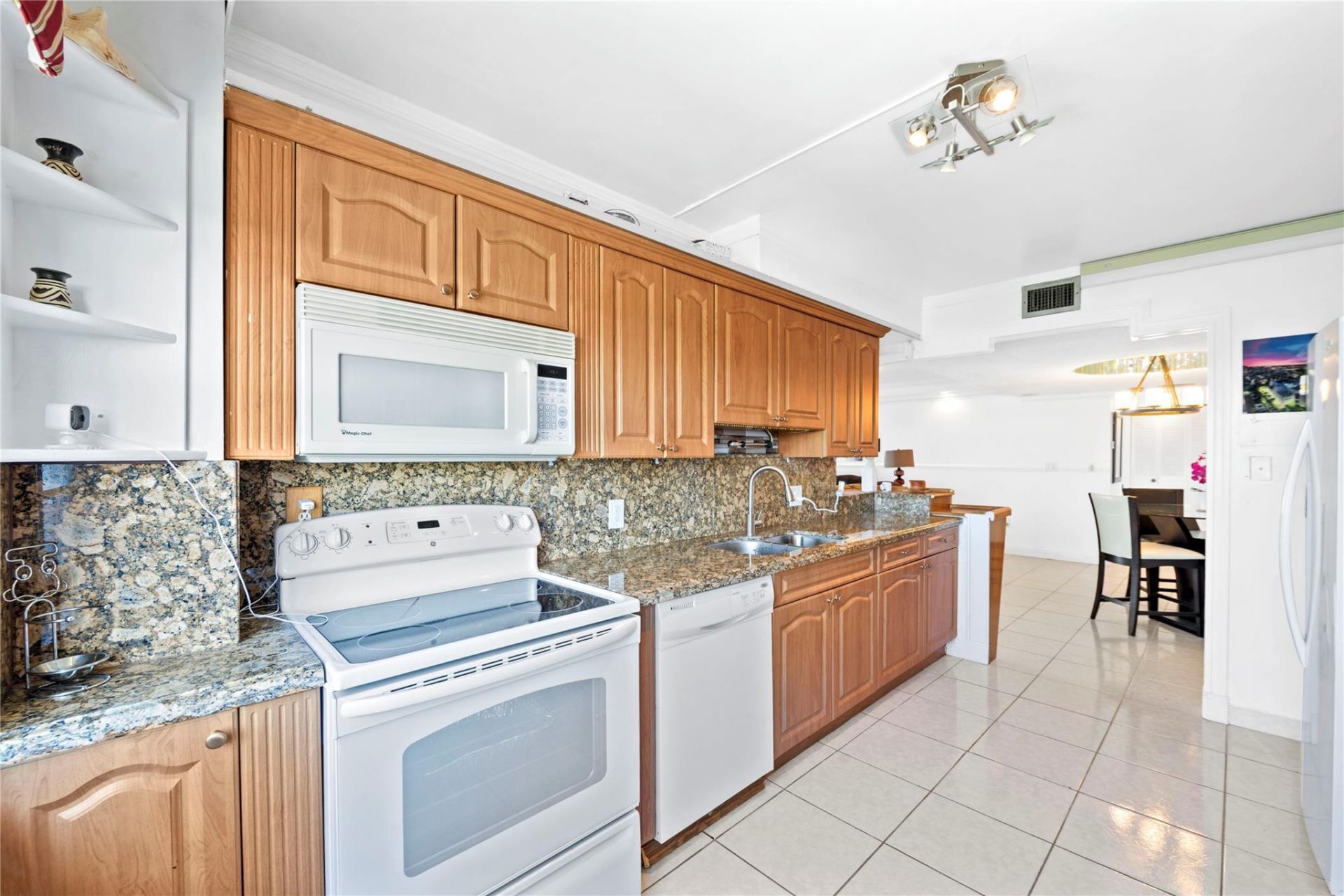 2801 NE 183rd Street, Unit 1502W, Aventura, FL 33160 Photo