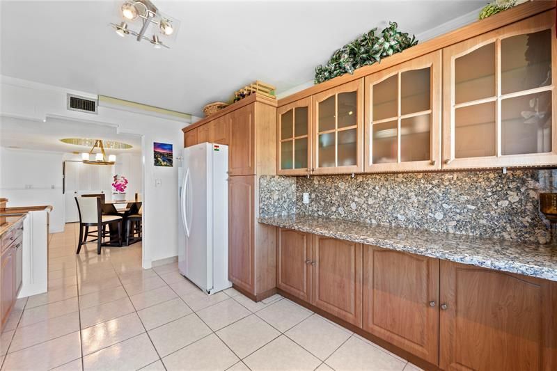 2801 NE 183rd St, Unit 1502W, Aventura, FL 33160 Photo