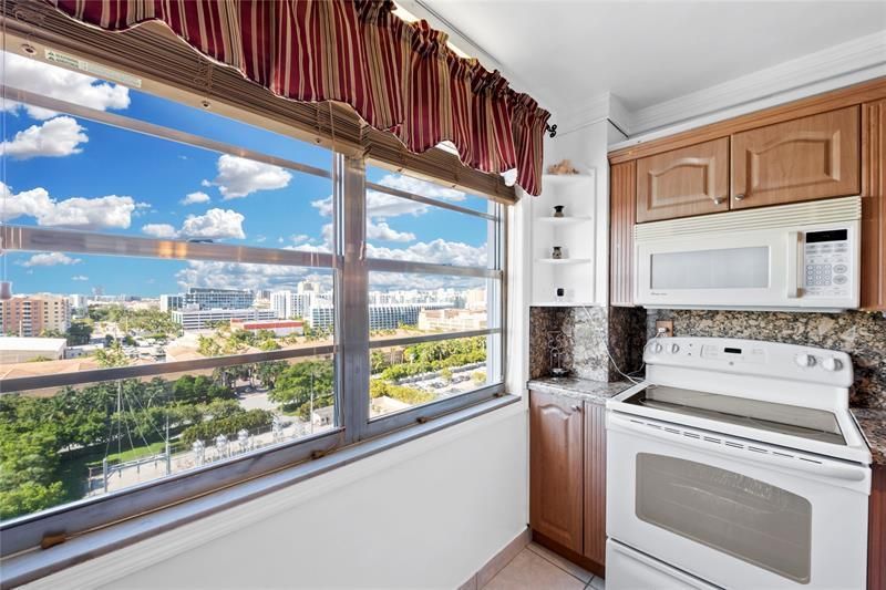 2801 NE 183rd St, Unit 1502W, Aventura, FL 33160 Photo