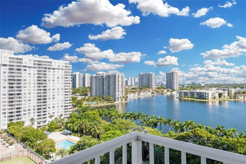 2801 NE 183rd St, Unit 1502W, Aventura, FL 33160 Photo