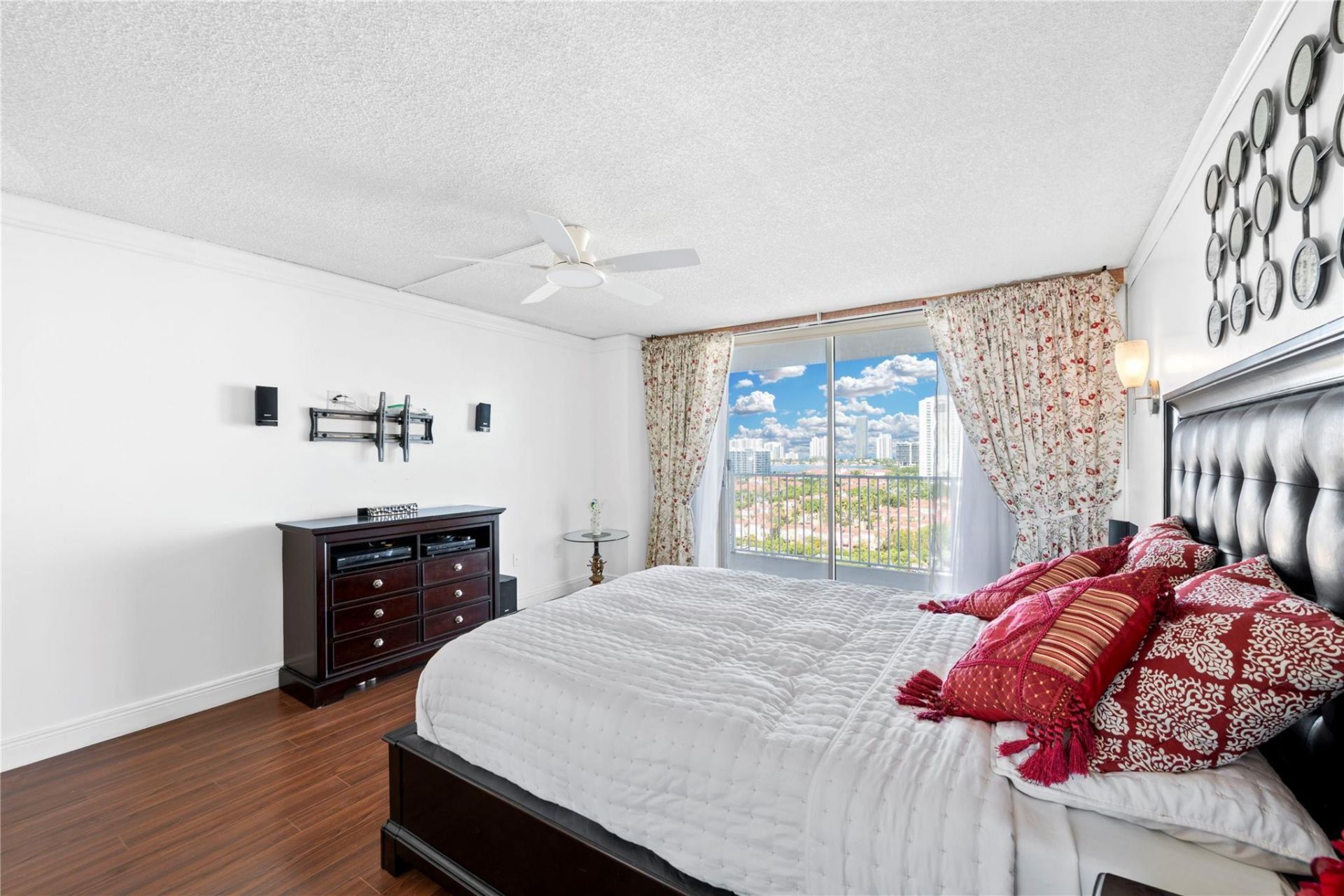 2801 NE 183rd Street, Unit 1502W, Aventura, FL 33160 Photo