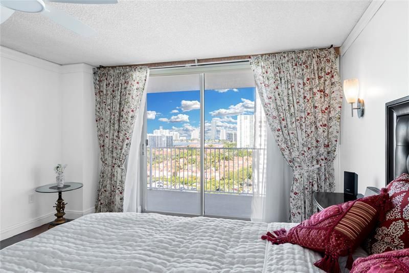 2801 NE 183rd St, Unit 1502W, Aventura, FL 33160 Photo