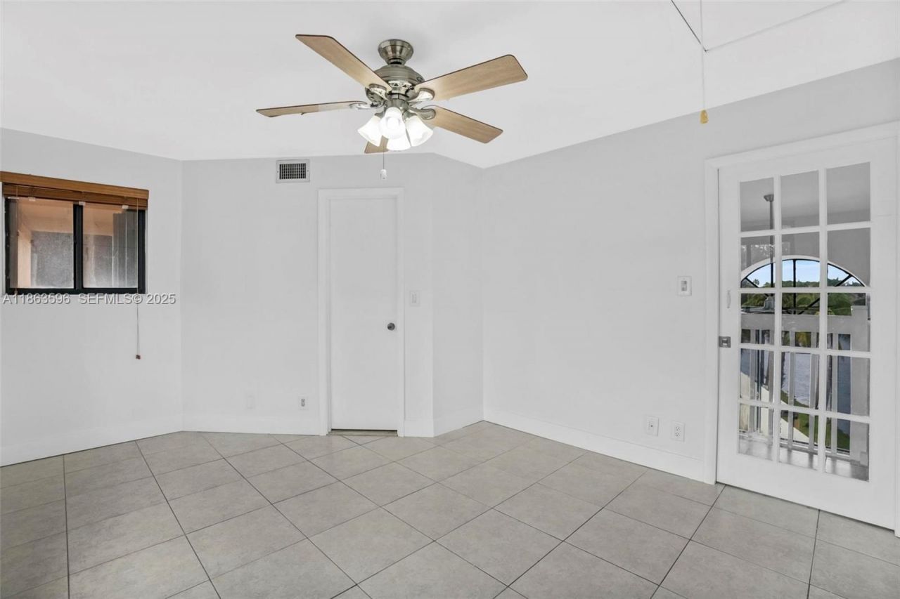 15549 N Miami Lakeway N, Unit 306, Miami Lakes, FL 33014 Photo