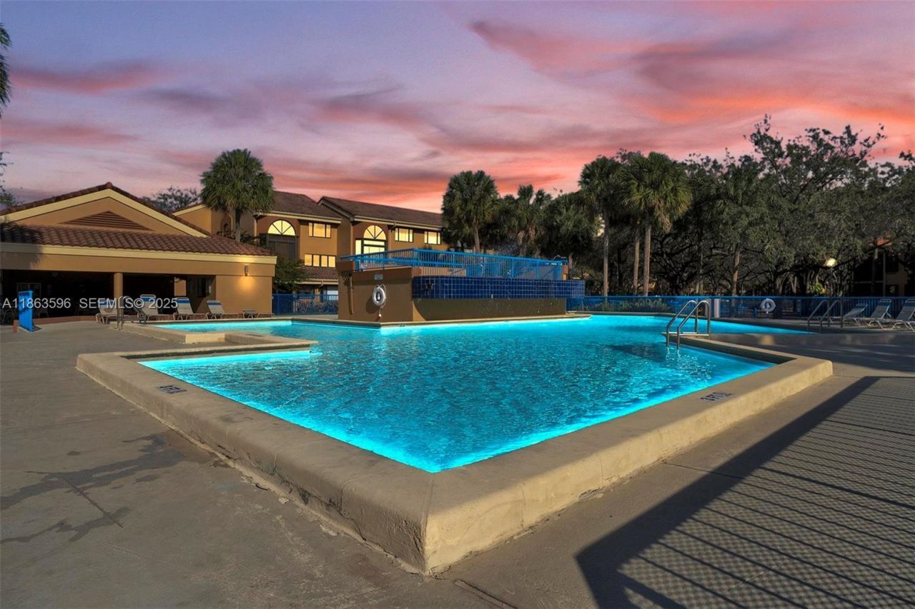 15549 N Miami Lakeway N, Unit 306, Miami Lakes, FL 33014 Photo