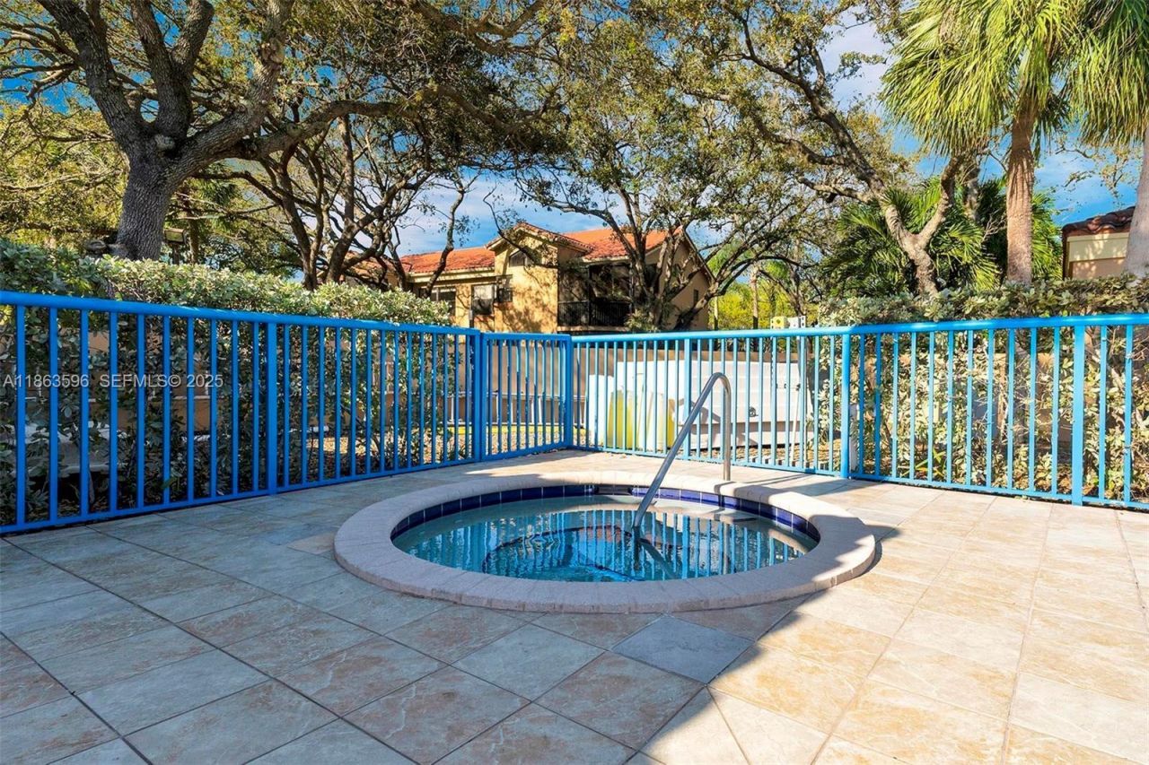 15549 N Miami Lakeway N, Unit 306, Miami Lakes, FL 33014 Photo