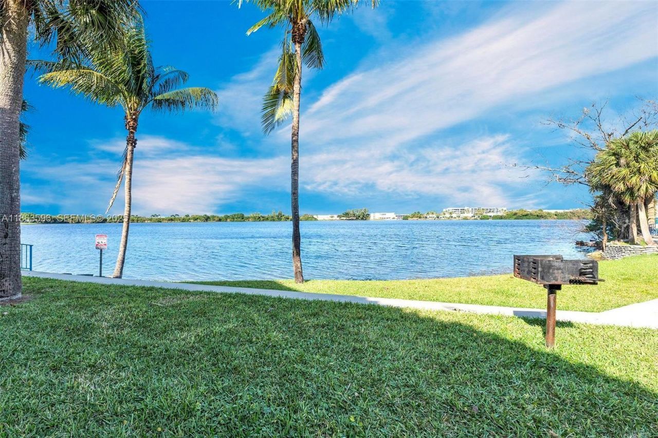 15549 N Miami Lakeway N, Unit 306, Miami Lakes, FL 33014 Photo