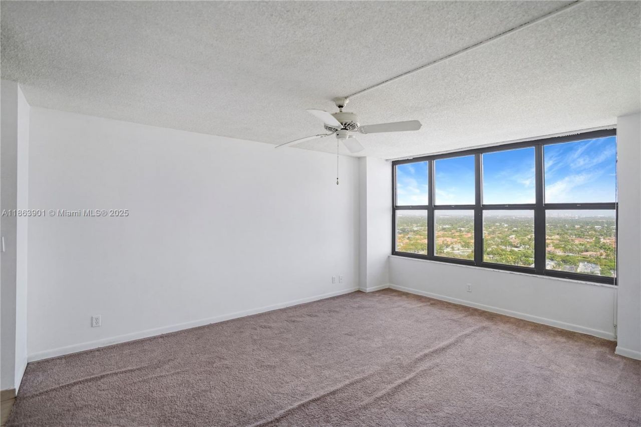 2500 Parkview Dr, Unit 2408, Hallandale Beach, FL 33009 Photo