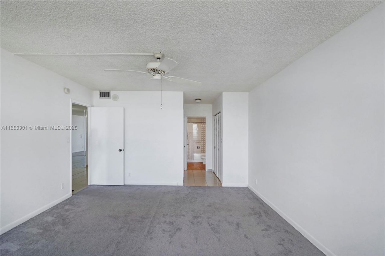 2500 Parkview Dr, Unit 2408, Hallandale Beach, FL 33009 Photo