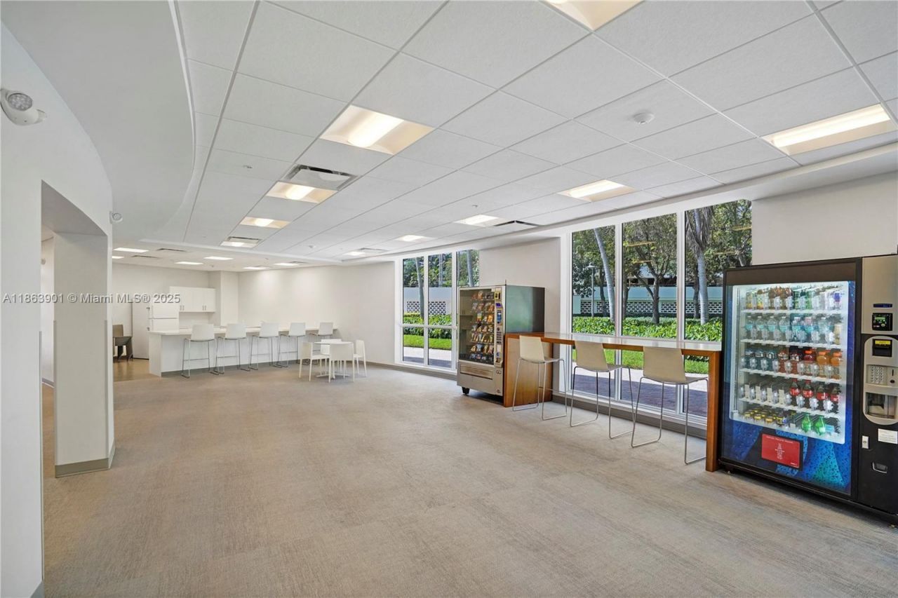 2500 Parkview Dr, Unit 2408, Hallandale Beach, FL 33009 Photo